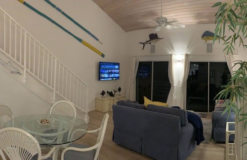 South Bimini Condominio | Direct Oceanfront Bimini Cove 20i 3/3 Townhouse NEWLY RENOVATED
