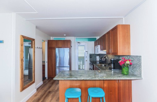 Makaha Apartamento | Makaha Shores. Frente al mar directo, gran surf, totalmente renovado