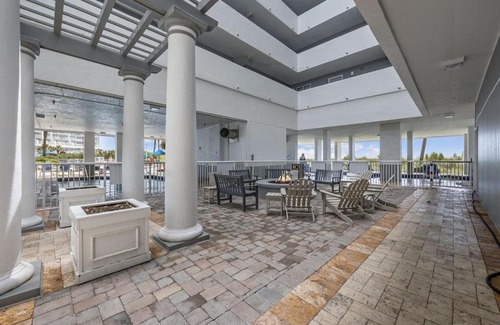 Arcadian Shores Apartamento | Direct OCEANFRONT- King Bedroom- AMAZING VIEWS/Pools/Hot Tubs/Beach Access/Golf
