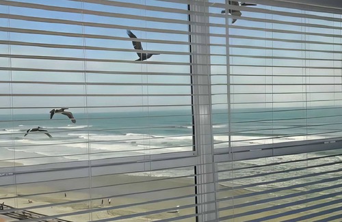 Lenox Park Condominio | VISTAS FRENTE AL MAR DESDE LA SALA Y EL DORMITORIO: CONSULTE NUESTROS AHORROS DE ÚLTIMO MINUTO