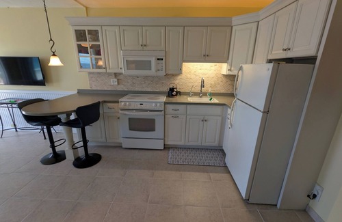 Lauderdale-by-the-Sea Condominio | Direct Oceanfront Escape with Spectacular Views!
