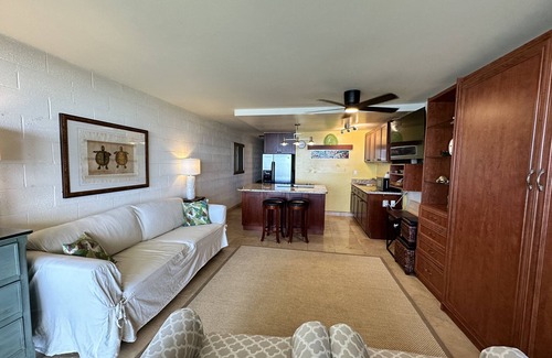 Haleiwa Condominio | DIRECT SANDY BEACHFRONT just steps away fr the patio.Ground Fl.condo 1bed2ba2pkg