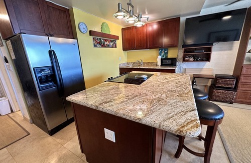 Haleiwa Condominio | DIRECT SANDY BEACHFRONT just steps away fr the patio.Ground Fl.condo 1bed2ba2pkg