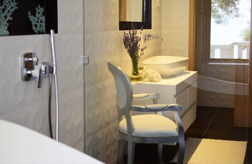 Cove Basina (Jelsa) Villa | Exclusivo recién reconstruido Stone Villa On The Sea directamente al propietario