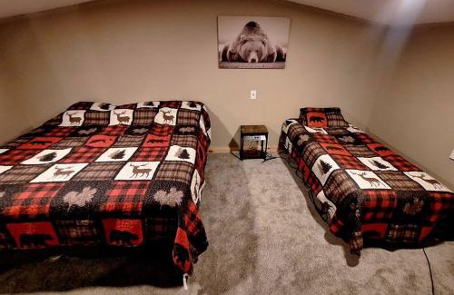 Colebrook Casa | Direct trail access/central location/Ample parking