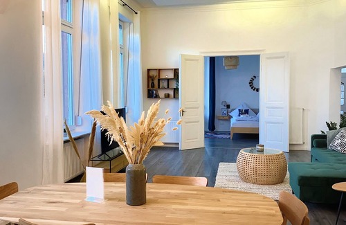 Sankt Aldegund Condominio | ☆ Direct view of the Moselle | 126m² old building | terrace ☆