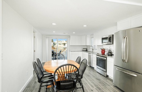 Eastward Look Casa | Direct water views across from Scarborough beach