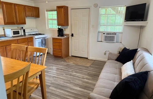 Ashley Oaks Cabina | Direct Windrock trail access Breathtaking views right from your bedroom sleeps 4