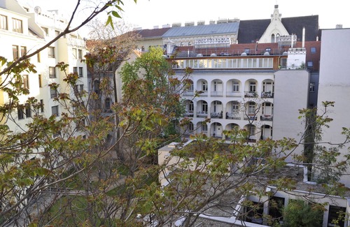 Wieden Apartamento | Directly at the NASCHMARKT, SECESSION, right in the middle of the cultural pulse of the city