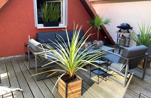 Neubrandenburg Apartamento | Directly in the city center, 95sqm lovely apartment/1OG with large south-facing terrace, 900m to the lake