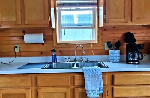 Wheatland Cabina | Directly next door to Lucas Oil Speedway in Wheatland MO.