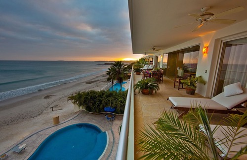 Emiliano Zapata Condominio | Directamente en la playa, lujo y confort! Perfecto para su familia.