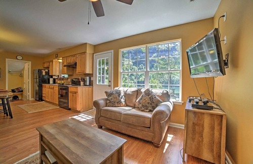 Flippin Casa | Directly on White River! Walk-in access! - 1/4 mile from White Hole Access.