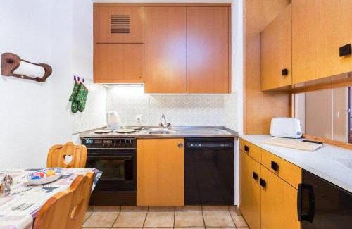 Sankt Moritz-Bad Apartamento | Direkt am See - Aussicht - Balkon - TG-Stellplatz