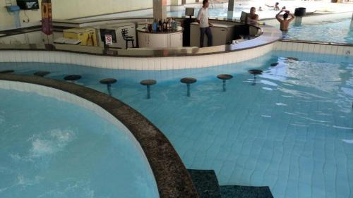 Prive das Caldas Apartamento | Diroma Exclusive Com piscinas 24 horas todos os dias, ESTE HOTEL TEM A VERDADEIRA ÁGUA MEDICINAL CONTRA DORES NO CORPO Artrite, artrose, osteoporose e fibromialgia Fique livre do estresse com a maior sauna para hotel