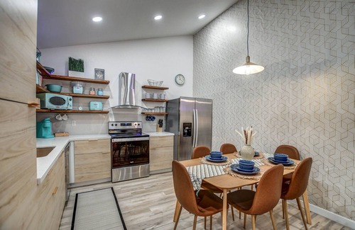 Mesa Grande Casa | \*DISCO DEN*/ All New Funky 70s Pad w/ Hot Tub!