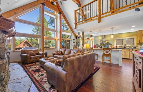Soda Springs Cabina | Discount dates at the Hillside Mountain Retreat, elegantly rustic