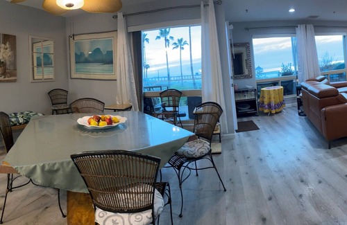 Imperial Beach Condominio | Enorme patio privado moderno frente al mar. Restaurante en Bldg. +2 plazas de garaje gratis!