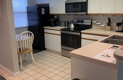 Palmetto Condominio | Discounted Rate! Terra Ceia Bay Golf & Tennis Club and a modest drive to Beaches