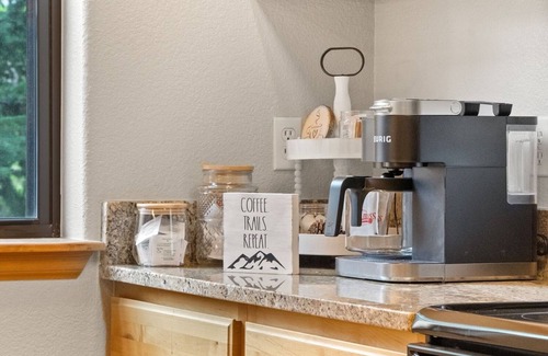 Peak 8 Casa | Discounted Remaining Summer! Hot Tub+Shuttle+Bunks