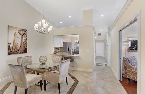 North Naples Villa | ¡Increíble villa con piscina privada y tranquilas vistas al lago!