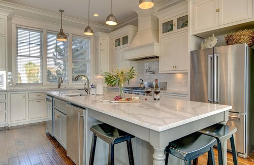 Isle of Palms Casa | Discounts! Sea Spray- 400 Ocean Blvd.~ Oceanfont! Six Bedroom, Sleeps 15, Private Pool/Hot Tub