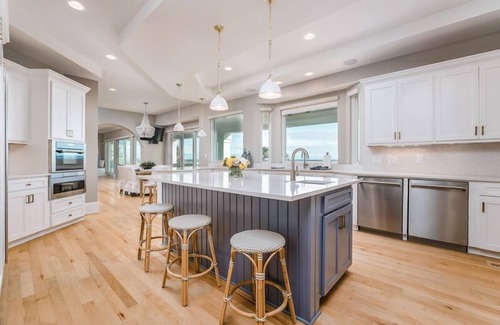Isle of Palms Casa | Discounts!! Serenity- 2 50th~ One of a kind Oceanfront Master Piece, Pool/Hot Tub