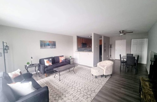 Elkins Park Apartamento | Discover a guest-exclusive haven in our modern, spacious apartment