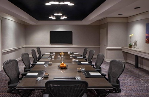 Hampden South Casa | Discover a premium one-stop travel experience at our room !
