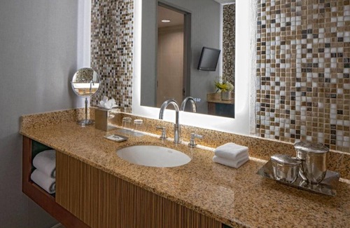 Hampden South Casa | Discover a premium one-stop travel experience at our room !