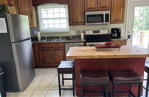 Chickamauga Lake Casa | Discover Birchwood charm in our spacious 3-bedroom retreat