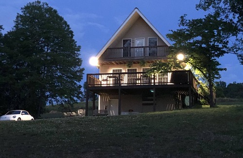 Chickamauga Lake Casa | Discover Birchwood charm in our spacious 3-bedroom retreat