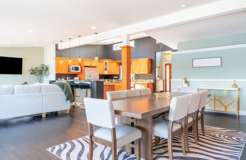 Bremerton Casa | Discover Bremerton charm, just a hop away from Clearwater Casino