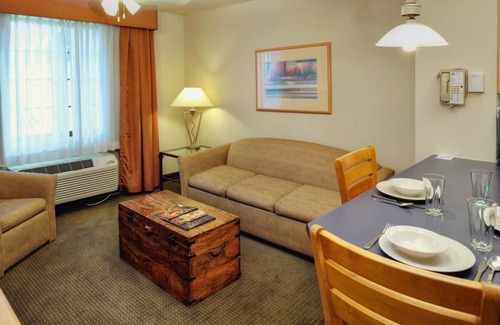 Palo Verde Casa | Discover Budget Stay @ Heart of Tucson: 4 Large Units Near Pima Space Museum!
