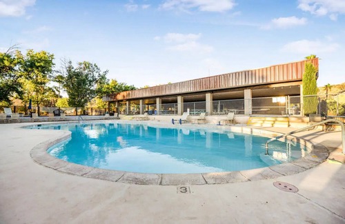 Jacumba Alquiler De RV | Discover Desert Tranquility: Comfortable Resort with Nature Access