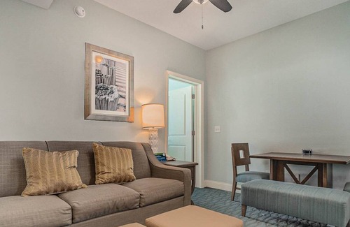 Cherry Grove Beach Complejo | Discover Family Fun & Memories at Wyndham Towers on the Grove- 2 Dlx. Boulevard