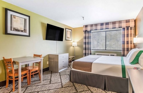 Poulsbo Complejo | Discover Historic Poulsbo! Kitchenette, Free Onsite Parking