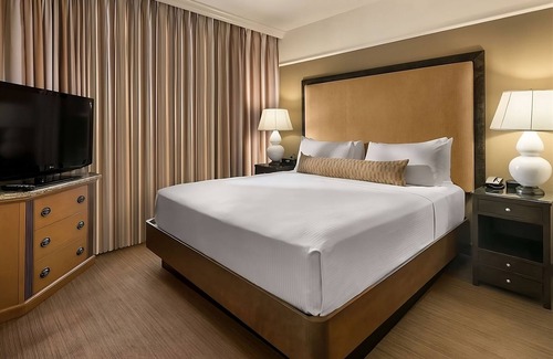Gainey Village Villas Hotel | Discover Ideally Located Suites in Gainey Ranch AZ w/ Free Parking & Breakfast!