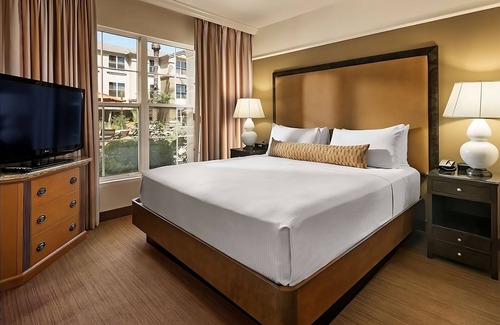 Gainey Village Villas Hotel | Discover Ideally Located Suites in Gainey Ranch AZ w/ Free Parking & Breakfast!
