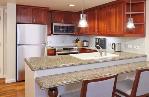 Waikiki Complejo | Discover Island Paradise at the Grand Waikikian by Hilton – 1 Bedroom City View