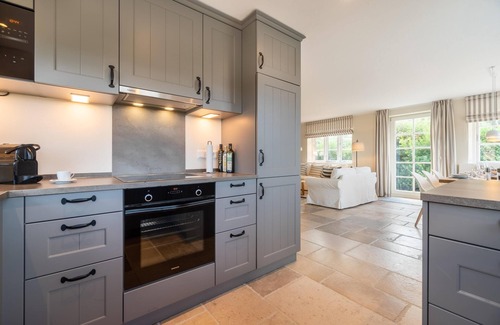 Großdunsum Casa | "Discover luxury and relaxation in the vacation apartment Haus Deichblick!"