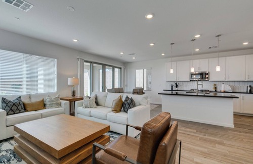 Las Vegas Casa | Discover Luxury Living in Summerlin West-Charming 3-Bed, Home in Las Vegas