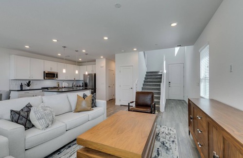 Las Vegas Casa | Discover Luxury Living in Summerlin West-Charming 3-Bed, Home in Las Vegas