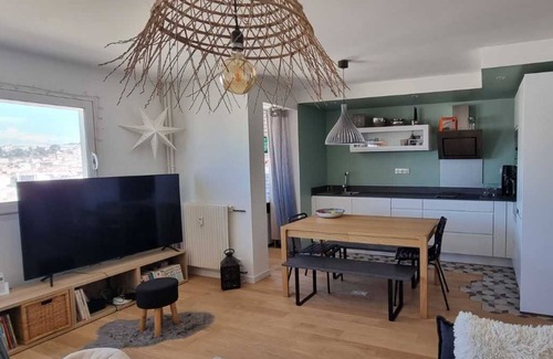 7th Arrondissement Apartamento | Discover Marseille by the sea in this superb apartment