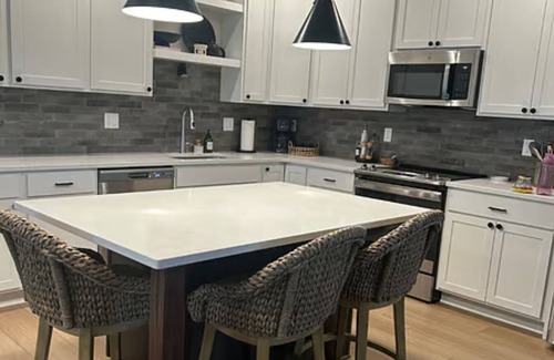 Ankeny Casa | Discover Modern Elegance - Luxurious, Newly-Constructed Townhouse in Ankeny