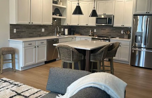 Ankeny Casa | Discover Modern Elegance - Luxurious, Newly-Constructed Townhouse in Ankeny