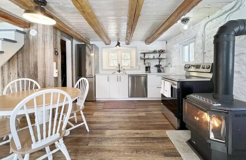 Lion's Head Casa | Discover our charming 1920s barn conversion, in the heart of the Bruce Peninsula