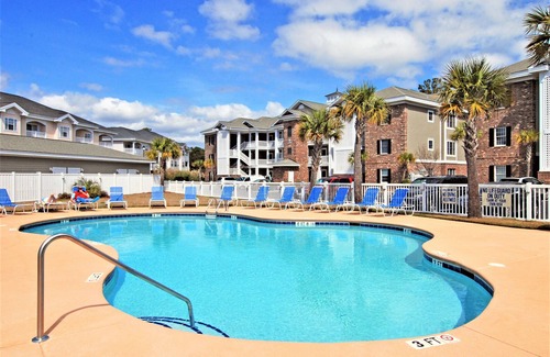 Central Myrtle Beach Condominio | Discover our chic 1Br/1.5Ba Golf Villa in a prime spot!