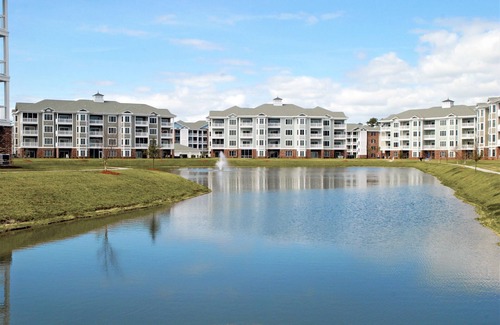 Central Myrtle Beach Condominio | Discover our chic 1Br/1.5Ba Golf Villa in a prime spot!
