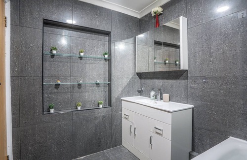 West Kensington Apartamento | Discover Plotseeker’s Centrally-Located 1-Bedroom Apartment